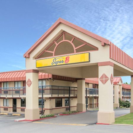 Super 8 By Wyndham Tulsa Hotel Екстериор снимка